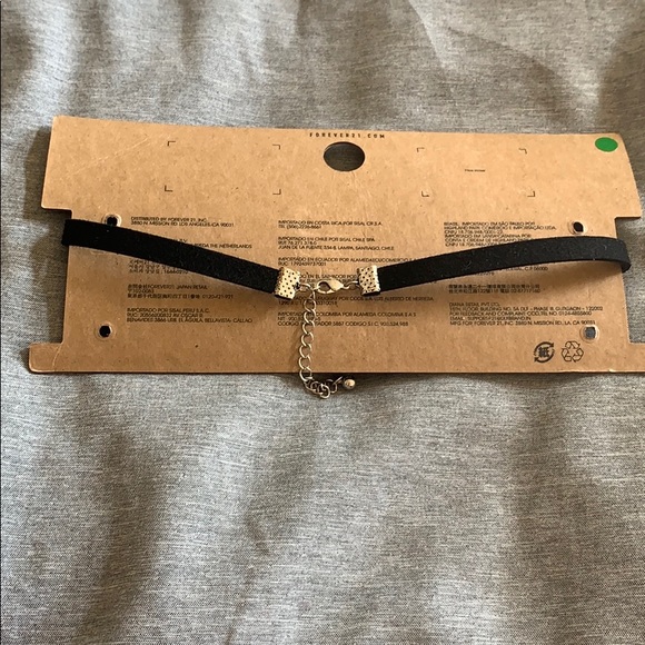 Black and silver chocker - Picture 3 of 3